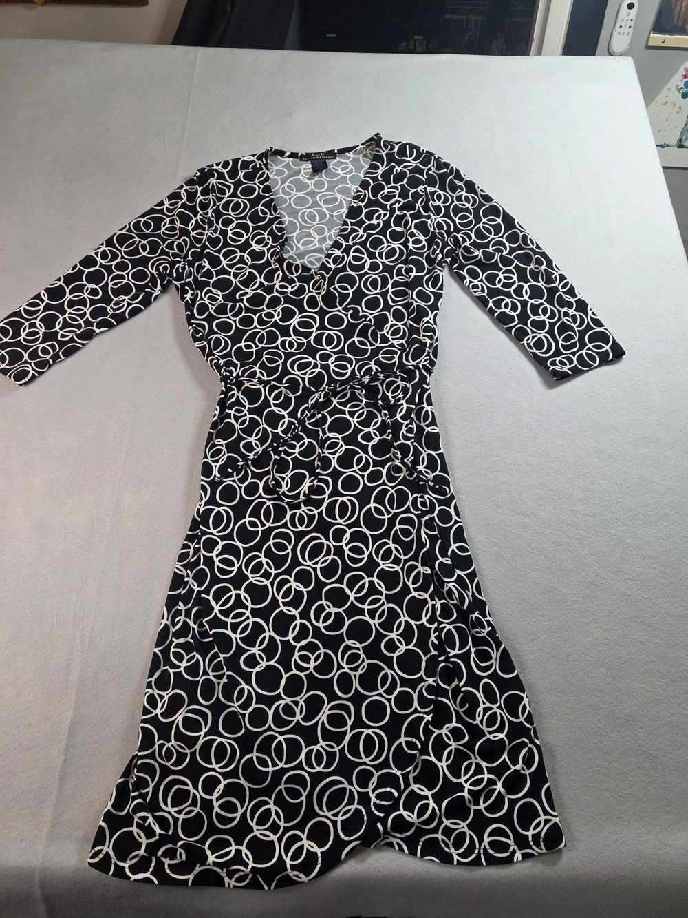 F.L.P. Faith Love & Passion Black & White Mod Circle Wrap Dress Size L